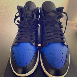 The Air Jordan 1 Mid Shoe